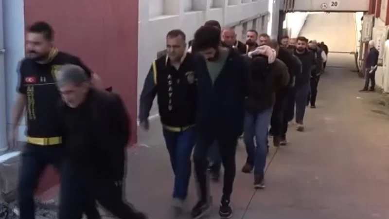 Adana’da Akılalmaz Sigorta Oyunu! Aynı Araçla 7 Kez Kaza Yapmışlar