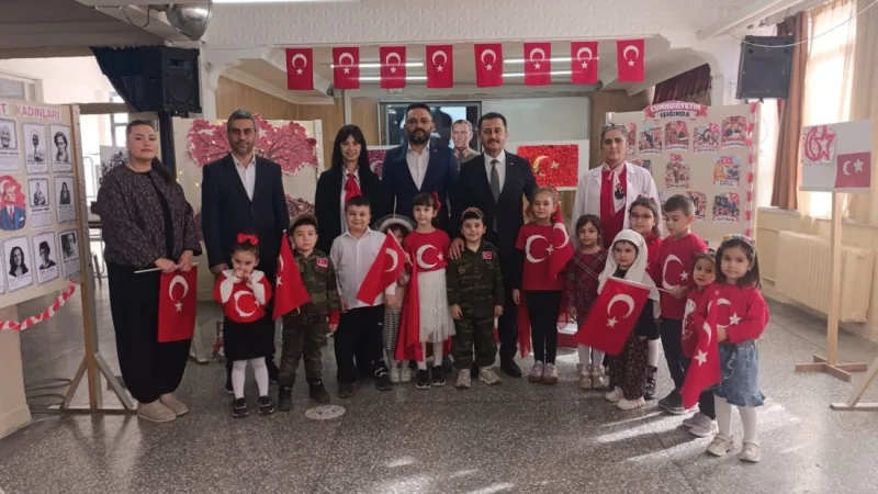 Bolvadin’de ‘Cumhuriyet Sokağı’ sergisi açıldı