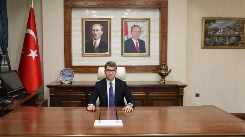 Amasya Valisi Önder Bakan'dan 103. Yıl Cumhuriyet Mesajı