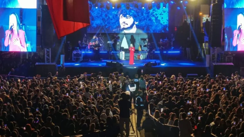 Amasya'da Cumhuriyet Coşkusu Hande Ünsal Konseriyle İkiye Katlandı