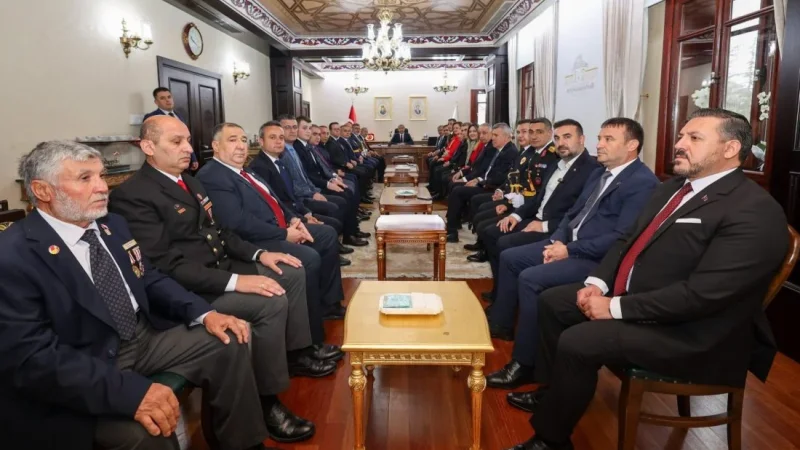Vali Aktaş, Cumhuriyet Bayramı tebriklerini kabul etti