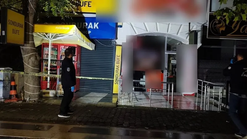 Aksaray’da gece yarısı silah sesleri! Aynı dükkân 3 ayda ikinci kez kurşunlandı