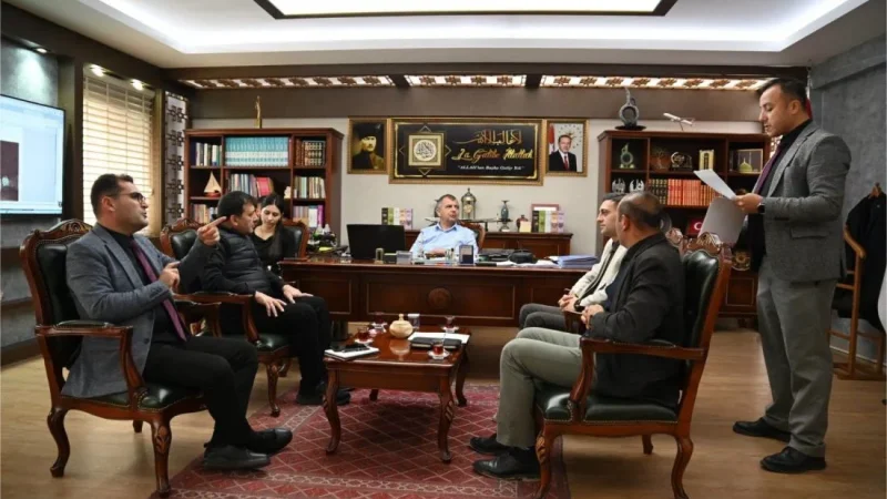 Serkan Koyuncu cuma mesaisine encümen toplantısıyla başladı