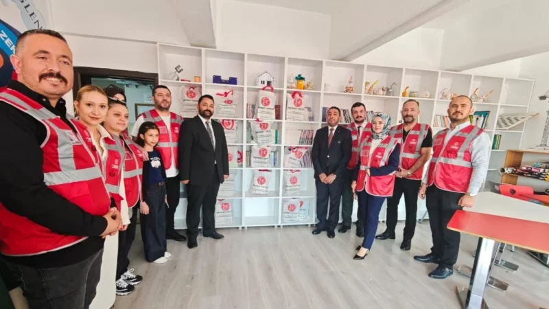 MHP’den öğrencilere Cumhuriyet hediyesi: 1103 kitap!
